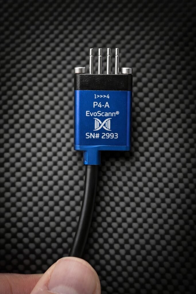 Micro-miniature pressure scanner